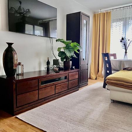 Yellow Apartment Airport Galeria Mokotow Netflix Varsovia Exterior foto