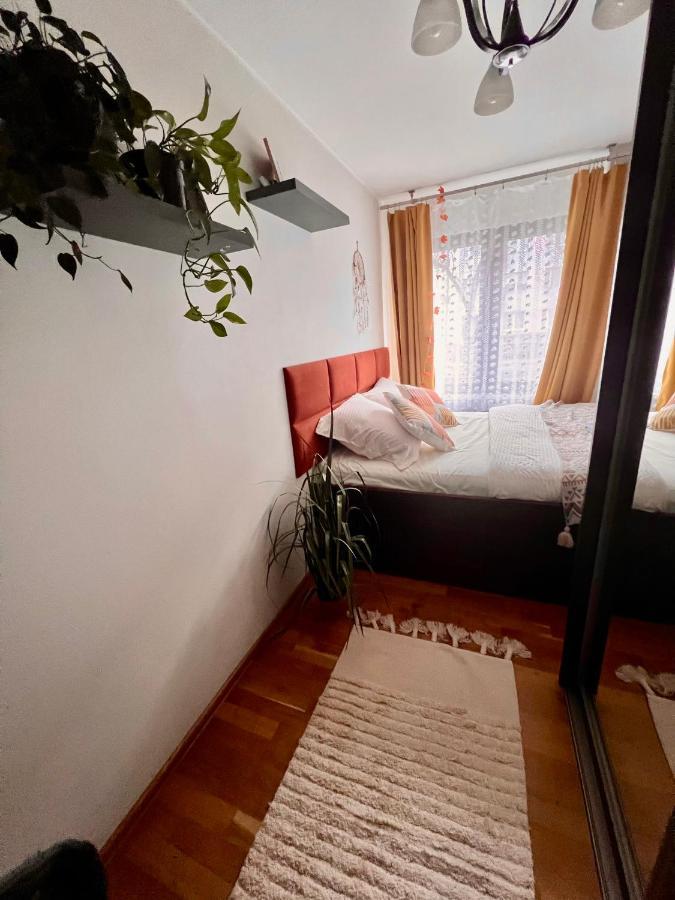 Yellow Apartment Airport Galeria Mokotow Netflix Varsovia Exterior foto